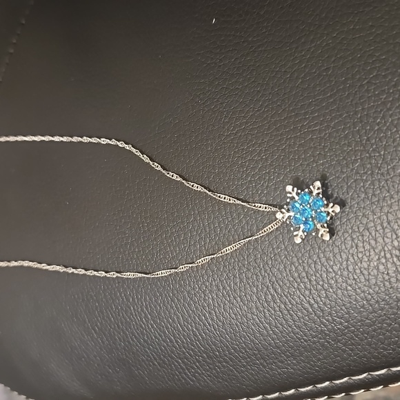 Snowflake Necklace - Picture 2 of 2